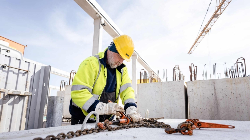 HABAU Mitarbeiter am Arbeiten